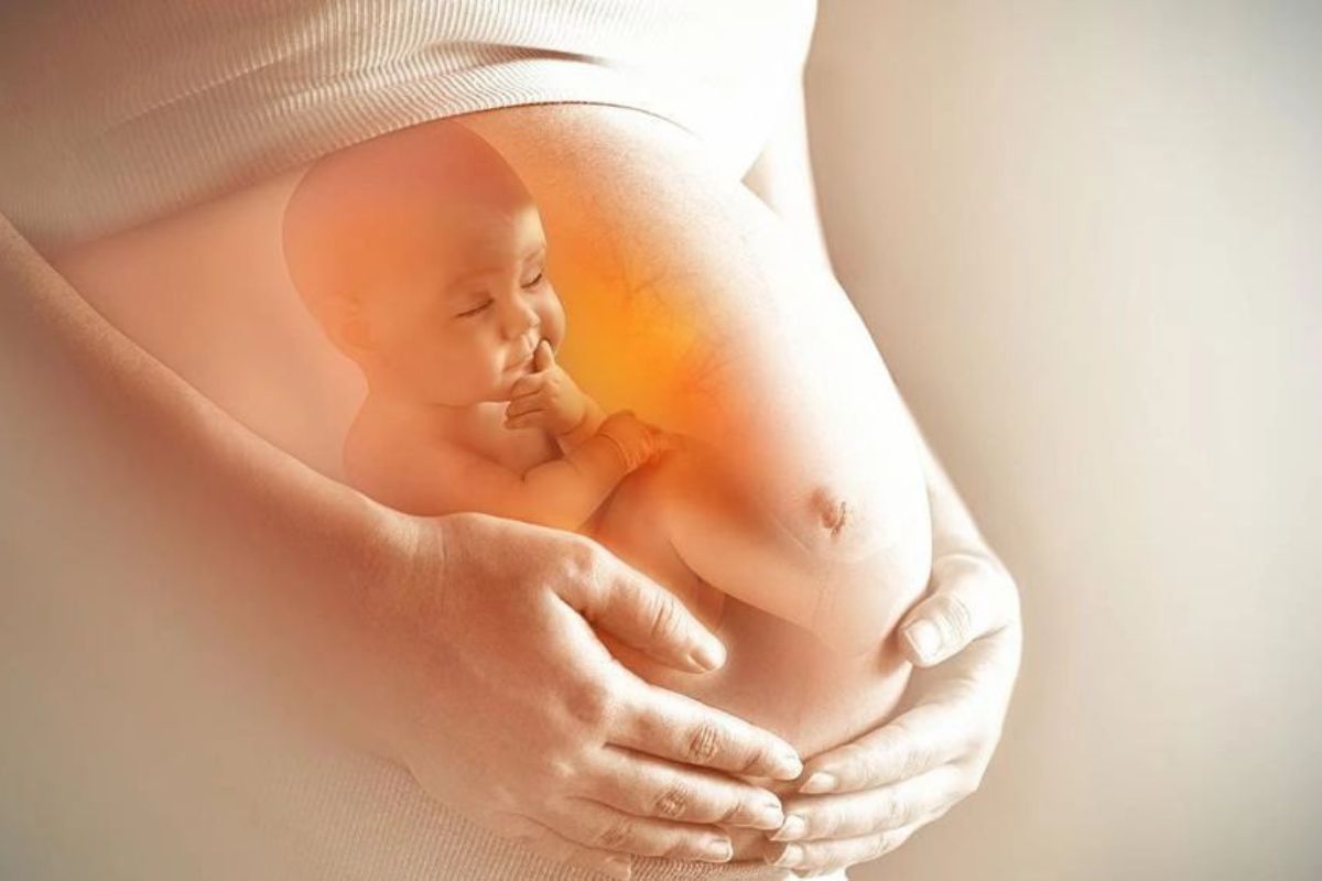 Vì sao ba mẹ nên thực hành thai giáo