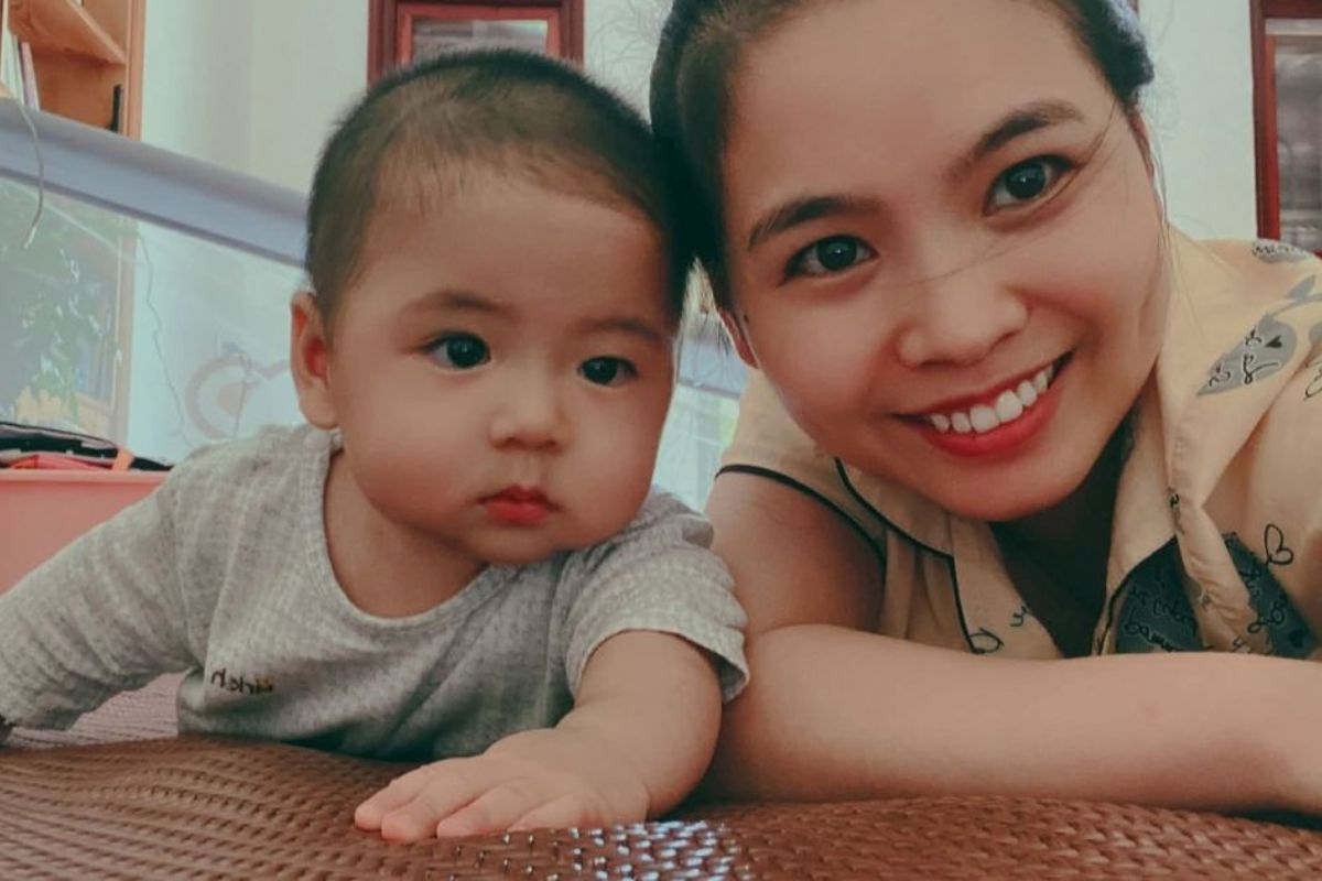 Cha mẹ độc đoán.
